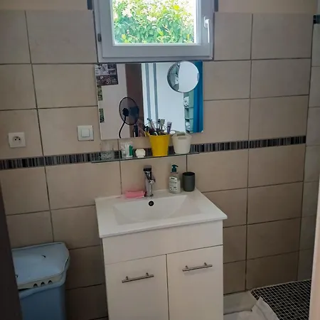 Appartement Confortable A 70 M² Avec Terrasse